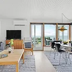 Beautiful In With Kitchen *