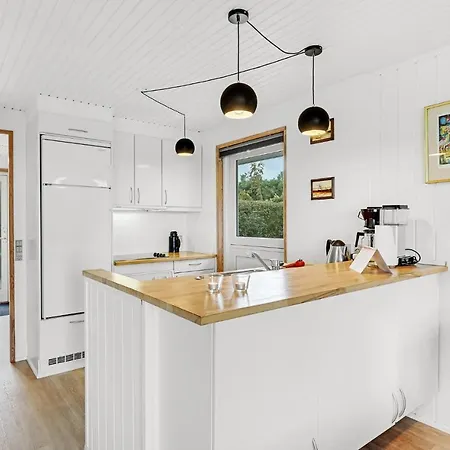 Beautiful In With Kitchen Feriehus